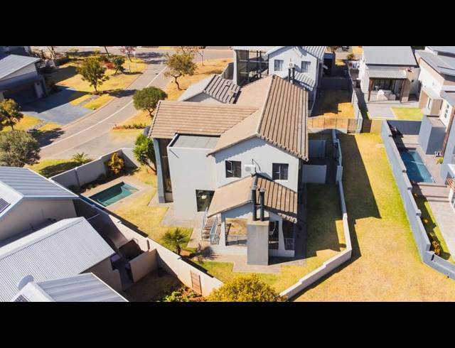 4 BEDROOM HOUSE FOR SALE IN COPPERLEAF ESTATE